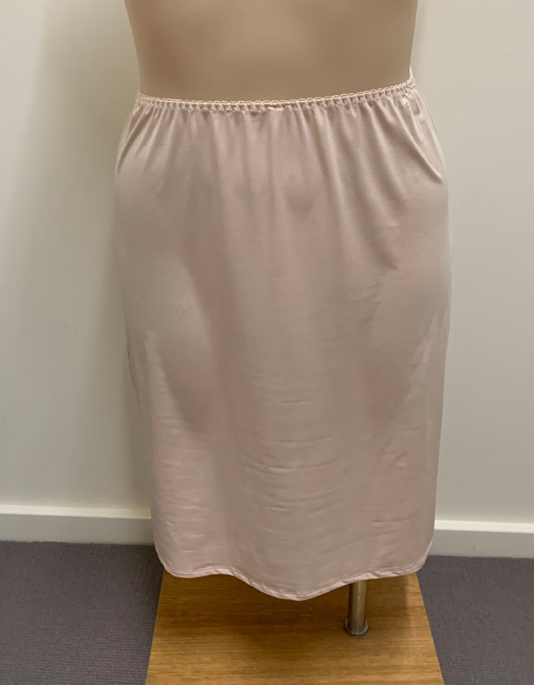 Essence 1/2 Slip Knee
